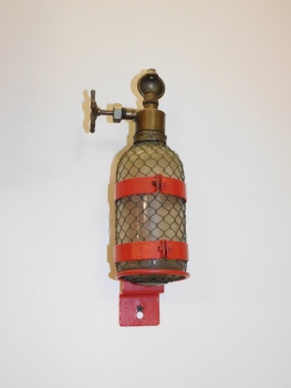 Aparat za gašenje požara tetraklorugljikom