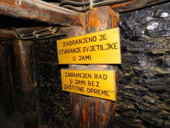 Natpisi o zabranama u rudniku