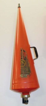 Aparat za gašenje požara kemijskom vodom iz 1925.